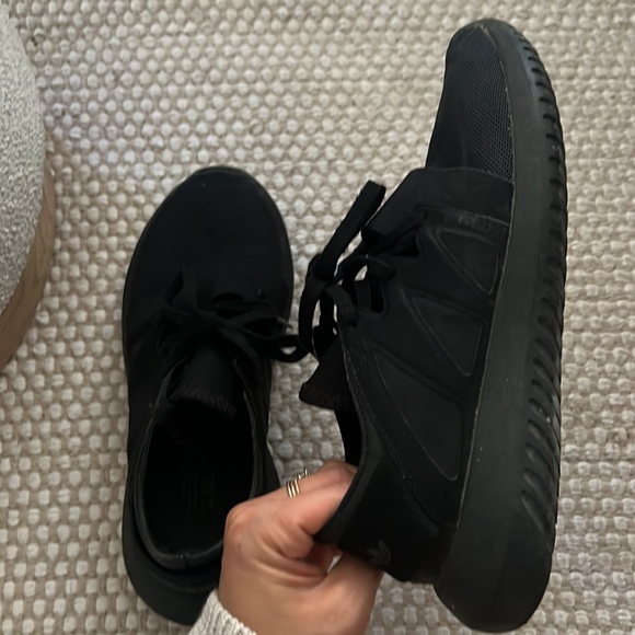 Adidas Black Sneakers - Picture 3 of 4
